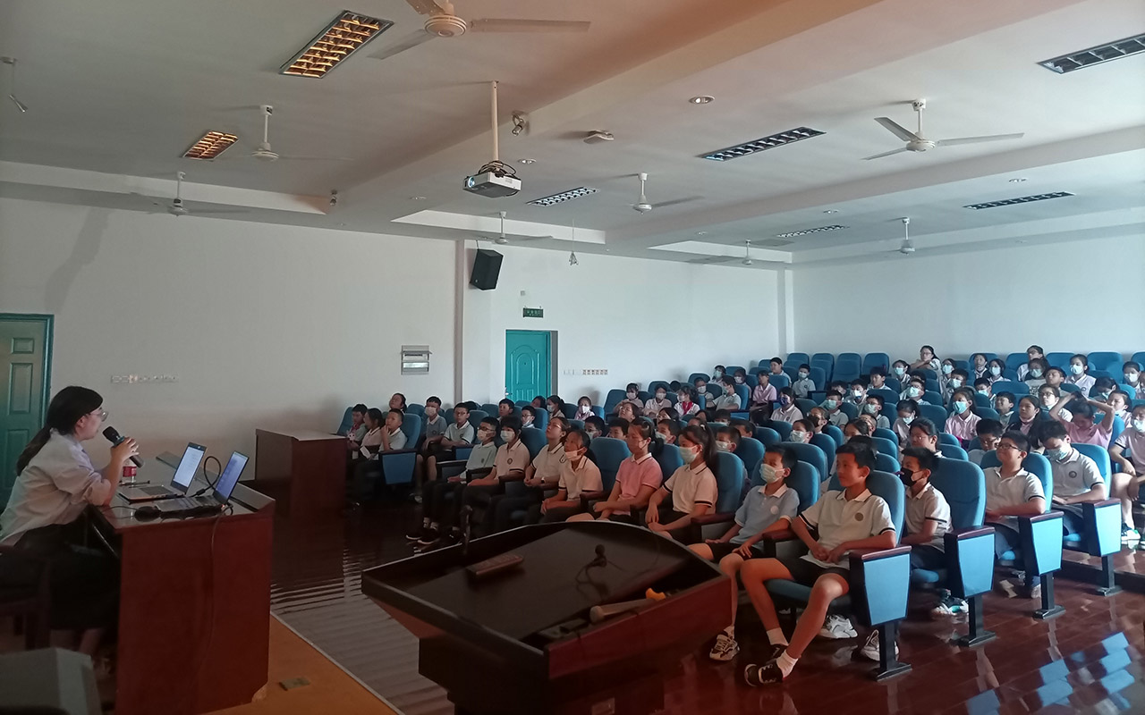 梅里斯高钱小学